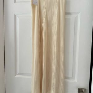 Pleated cream pants!